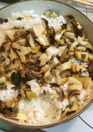 旨！ルクルーゼで炊くさざえご飯-レシピのメイン写真