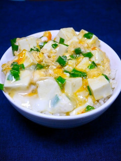 レンジで簡単!ほんだし豆腐ニラ玉丼-レシピのメイン写真