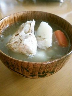 圧力鍋で時短♪食べる鯛のあらスープ-レシピのメイン写真