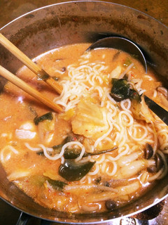 一石二鳥!しゃぶ鍋からキムチラーメン鍋!-レシピのメイン写真