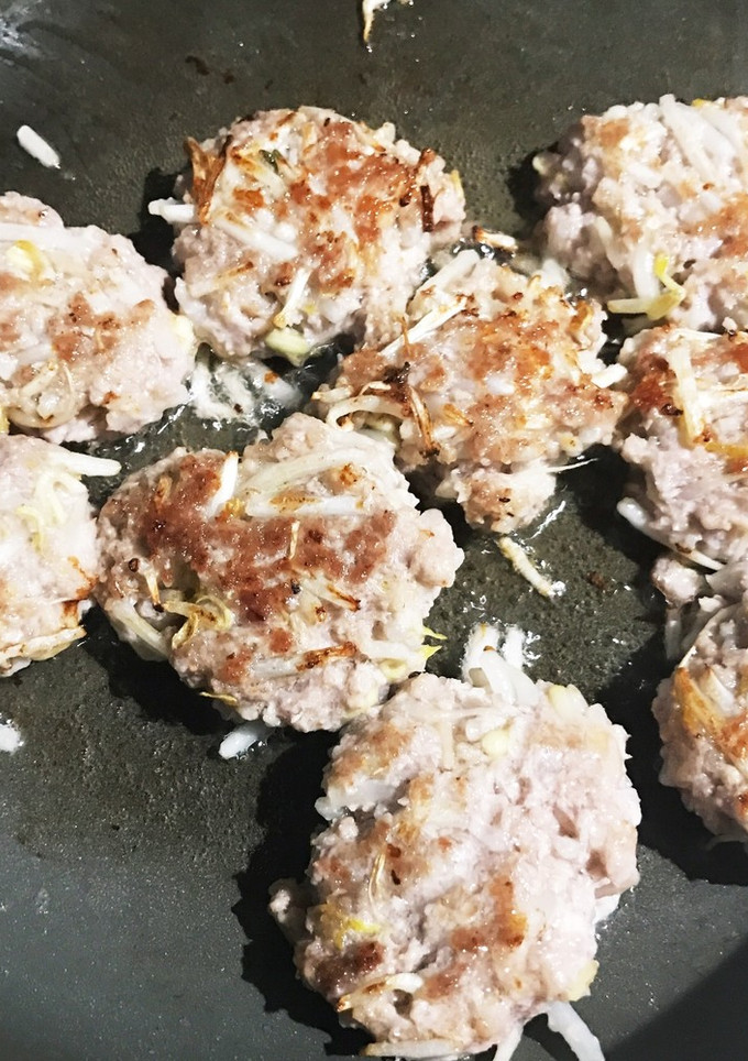 もやしと豚ひき肉の一口焼き-レシピのメイン写真