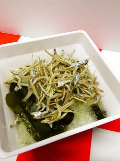 ちりめんじゃことわかめのおろし和え♪-レシピのメイン写真