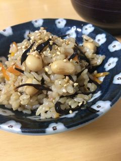 びっくり炊き☆玄米ひじきご飯-レシピのメイン写真