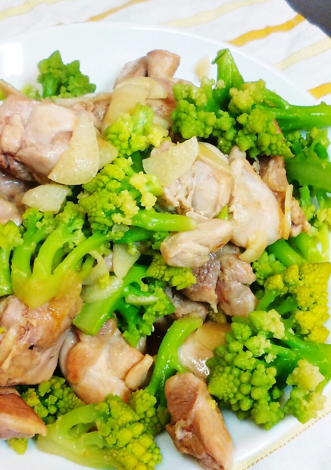 鶏肉とロマネスコ炒め-レシピのメイン写真