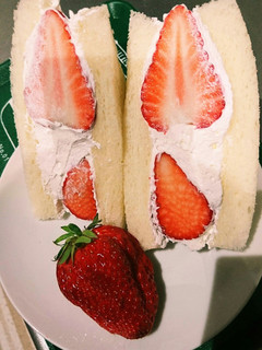 贅沢♥いちごサンド-レシピのメイン写真