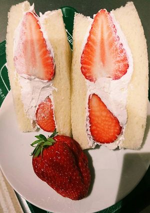 贅沢♥いちごサンド-レシピのメイン写真