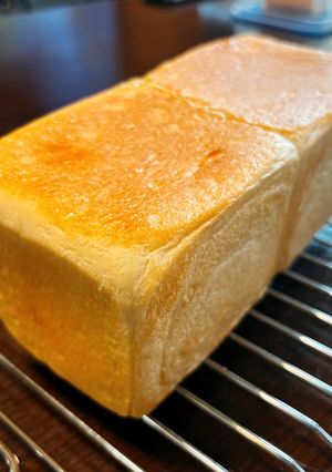 黄金比で失敗なし♪もっちり湯種の角食パン-レシピのメイン写真