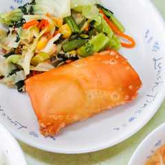 รูปของ 給食★サモサ風春巻き