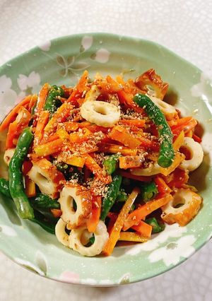 にんじんと竹輪のごまドレサラダ-レシピのメイン写真