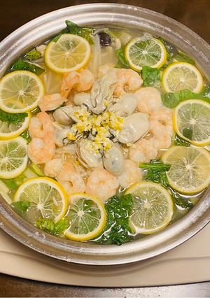 エビと牡蠣の塩麹レモン鍋!-レシピのメイン写真