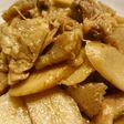 お肉がトロトロ!牛すじとごぼうの煮物