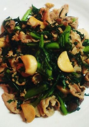 春菊とエリンギの豚肉塩バター炒め☆-レシピのメイン写真