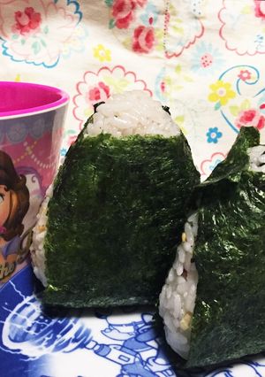 朝食に♬△▲△二等辺三角形△▲△おにぎり-レシピのメイン写真
