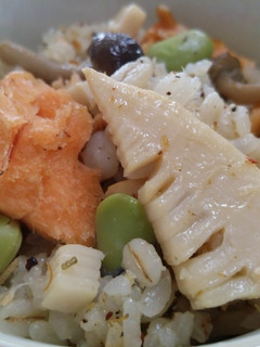 鮭&枝豆・しめじ☆生姜風味の筍ご飯-レシピのメイン写真