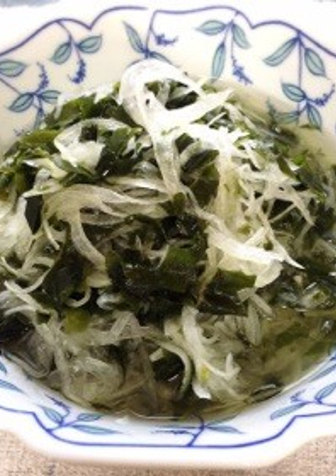 玉ねぎとワカメの酢の物-レシピのメイン写真