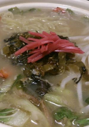 定番具材の豚骨ラーメンで鍋仕立て-レシピのメイン写真
