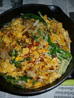 炒り卵+豚ロースと水菜のアヒージョ炒め-レシピのメイン写真