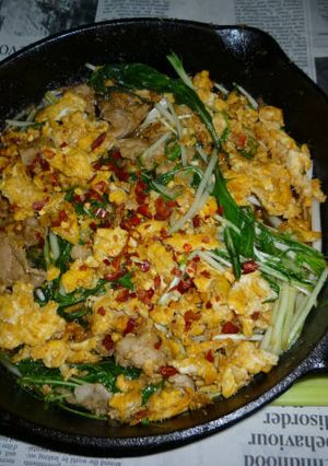 炒り卵＋豚ロースと水菜のアヒージョ炒め-レシピのメイン写真