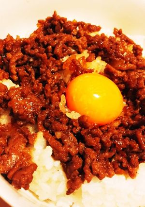 簡単！合い挽きミンチで作るそぼろ丼！-レシピのメイン写真