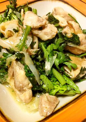 鶏肉・春菊・玉葱のシンプル塩炒め-レシピのメイン写真