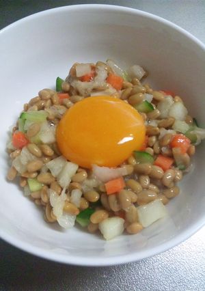 おうち居酒屋☆刻み浅漬け月見納豆-レシピのメイン写真