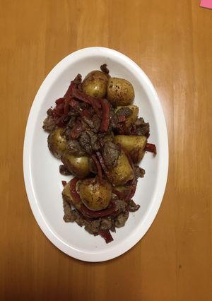 サラミと牛肉､新ジャガ炒め-レシピのメイン写真
