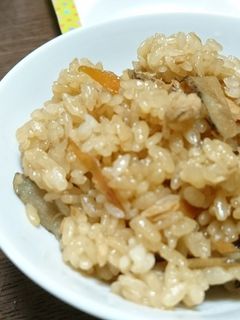 ツナとゴボウの炊き込みご飯。-レシピのメイン写真