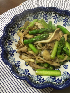 アスパラと舞茸のスパイス炒め-レシピのメイン写真