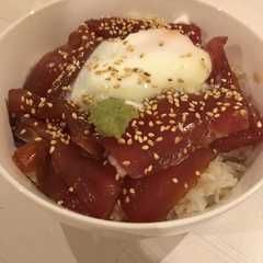 รูปของ ちょっぴりごちそう♪マグロ丼温泉卵のせ♪