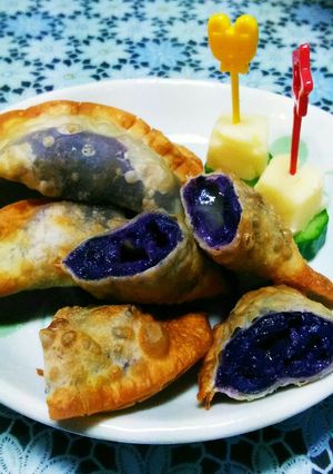 チーズ入り紫芋の半月揚げ(ジャガイモ)-レシピのメイン写真