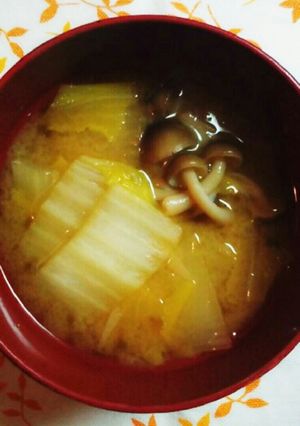白菜とぶなしめじの味噌汁★-レシピのメイン写真