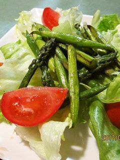 アスパラのバター炒めレタス添え-レシピのメイン写真
