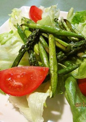 アスパラのバター炒めレタス添え-レシピのメイン写真