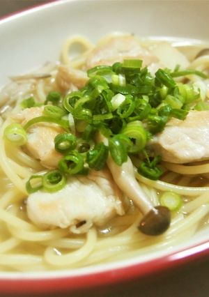 鶏むね肉ときのこのスープパスタ-レシピのメイン写真