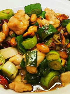 四川風☆宮保鶏丁(鶏肉とナッツの辛炒め)-レシピのメイン写真