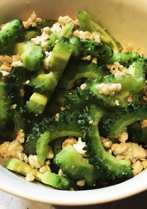 簡単 ゴーヤと鳥ひき肉の中華炒め-レシピのメイン写真