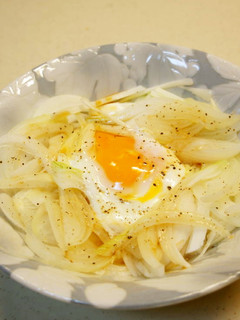 レンジで、春には新玉ねぎで巣ごもり卵-レシピのメイン写真