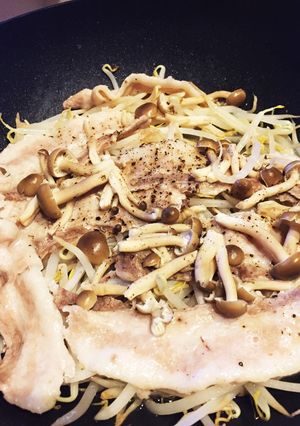簡単なのにメインのおかず！劇うま豚もやし-レシピのメイン写真