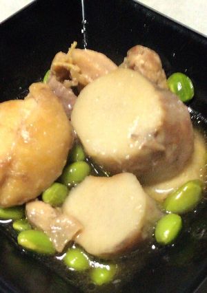 材料3つ★ごま油香る里芋と鶏肉の煮物-レシピのメイン写真