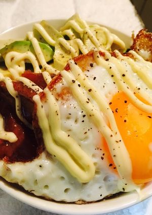 簡単!焼き鳥缶とアボカド丼-レシピのメイン写真
