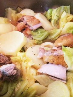 新ジャガとキャベツと鶏肉のワイン蒸し-レシピのメイン写真