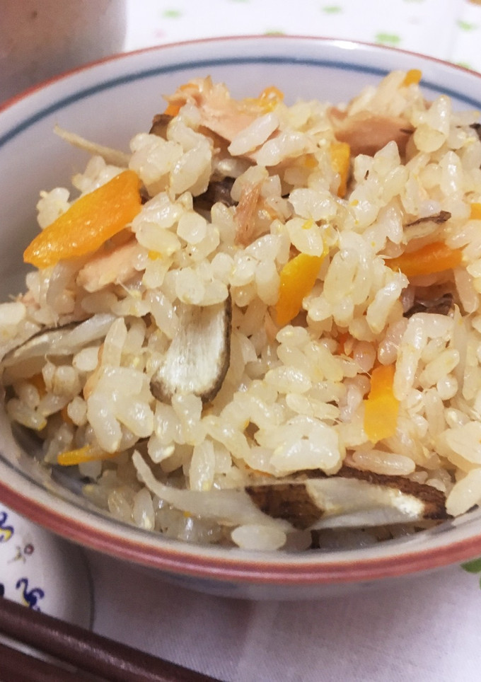 土日の昼食に★ゴボウとツナの炊き込みご飯-レシピのメイン写真