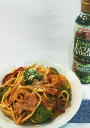 オリーブオイルたっぷり使いのナポリタン-レシピのメイン写真