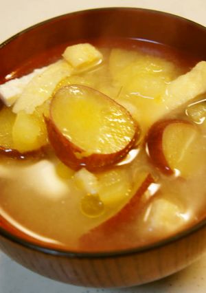 オリーブオイルひとかけ、薩摩芋の味噌汁-レシピのメイン写真
