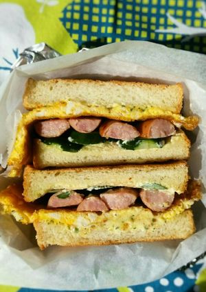 朝ごはん♥はみでるチーズ卵サンドイッチ-レシピのメイン写真
