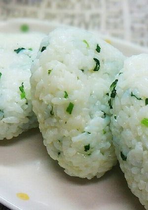 パクチー初心者✨パクチーおにぎり　-レシピのメイン写真