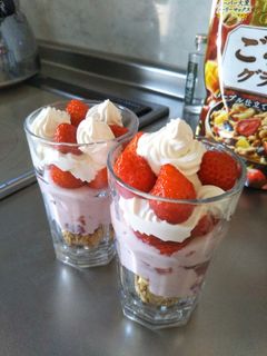 いちごパフェ-レシピのメイン写真