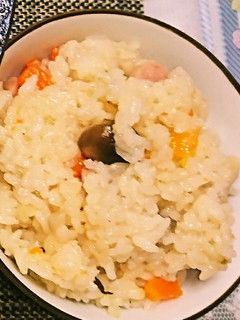 旨ウマ♪しめじとニンジン炊き込みごはん-レシピのメイン写真