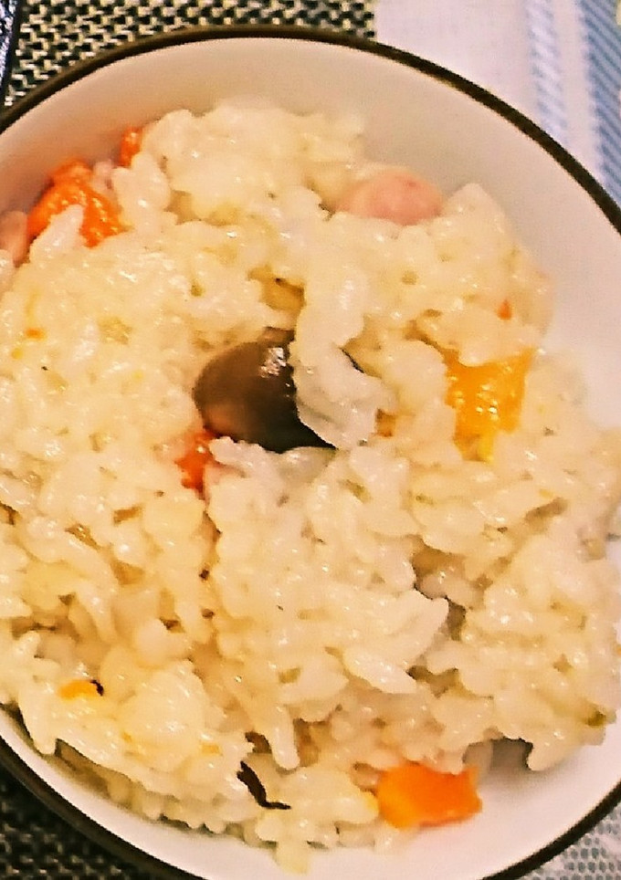 旨ウマ♪しめじとニンジン炊き込みごはん-レシピのメイン写真