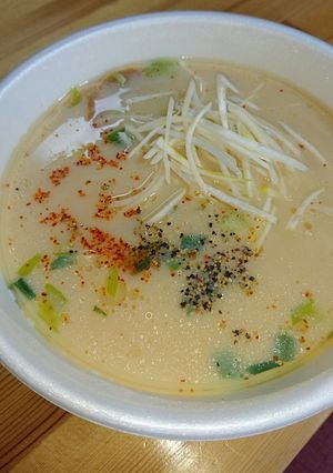 カップラーメンに豆乳入れるの♪-レシピのメイン写真